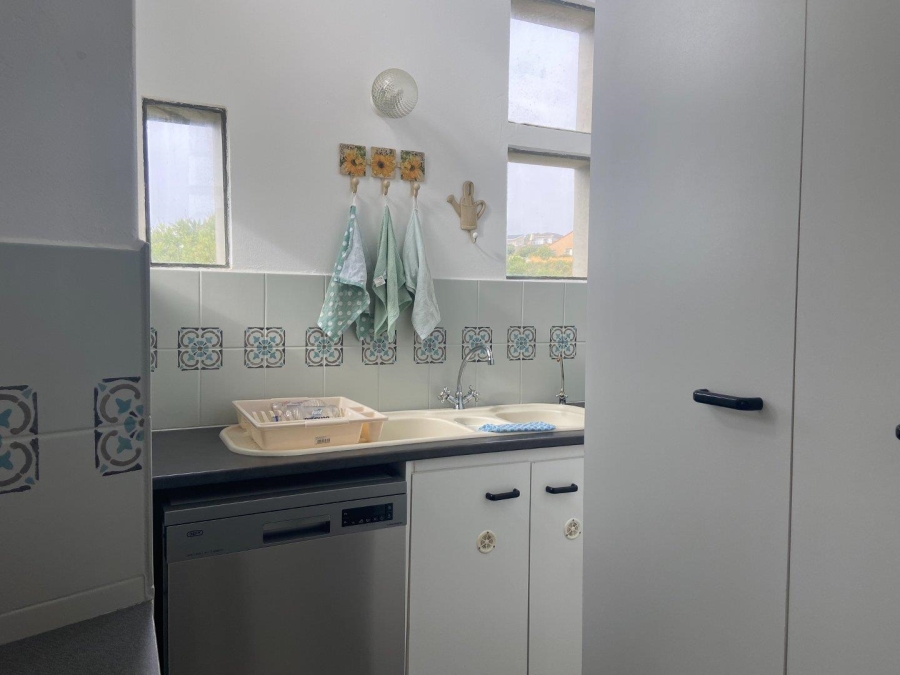 3 Bedroom Property for Sale in Wavecrest Eastern Cape